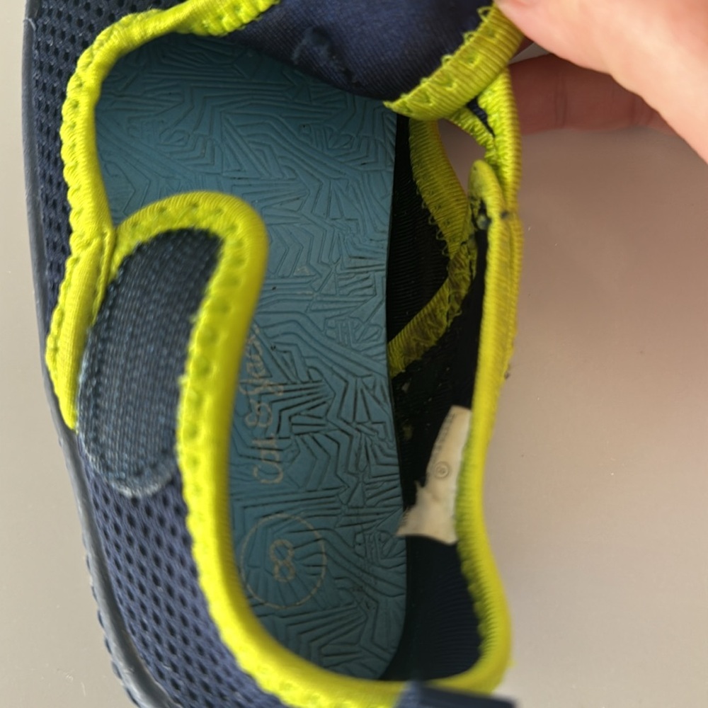 Cat and Jack water shoes navy and neon yellow size 8 - Picture 7 of 9